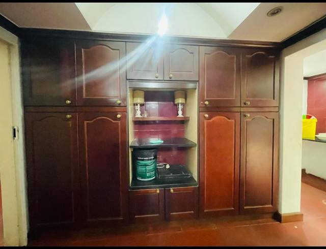 6 BEDROOM HOUSE FOR SALE IN ORANGE GROVE